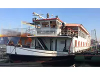 Statek kontenerowy na sprzedaż