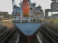 Tankowiec do przewozu ropy/chemikaliów na sprzedaż