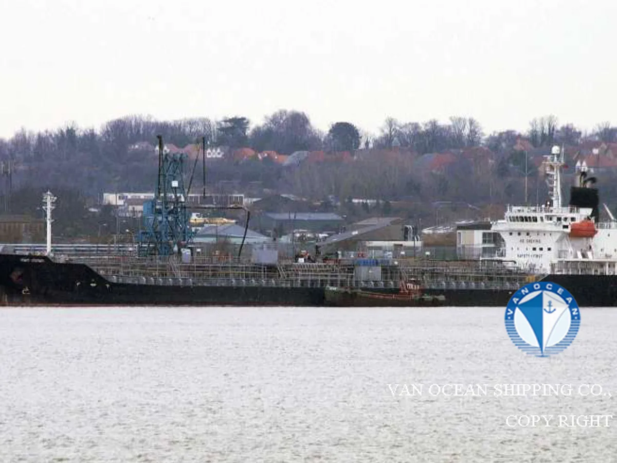 Tankowiec do przewozu ropy/chemikaliów na sprzedaż