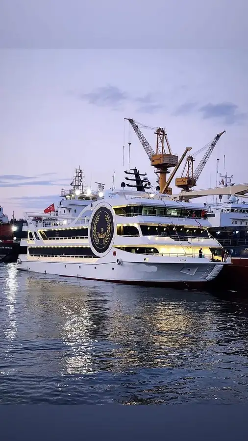 Statek motorowy na sprzedaż