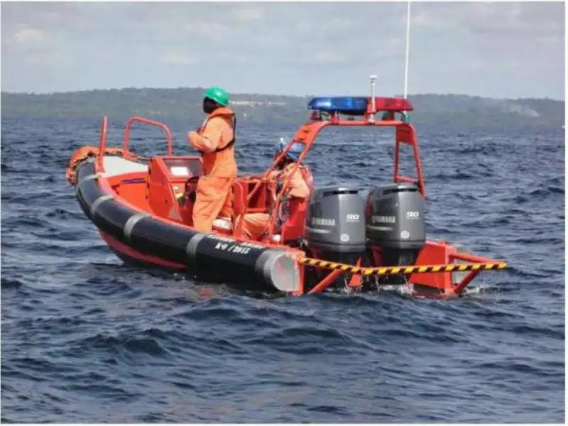 statek ratowniczy na sprzedaż