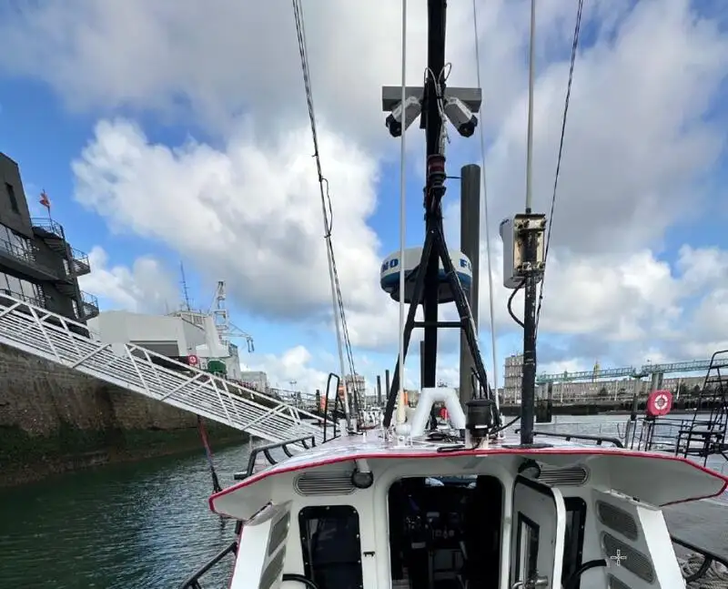 Łódź pilotująca na sprzedaż