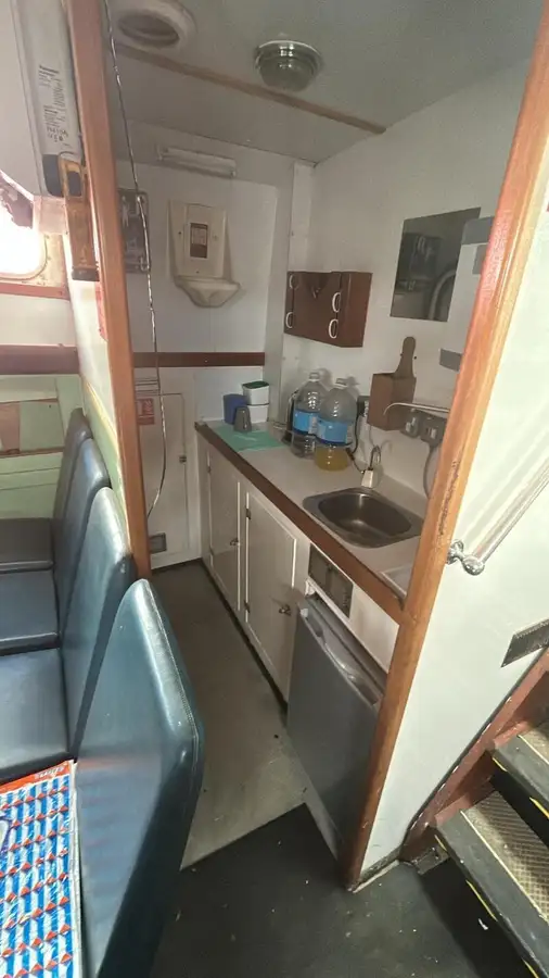 Statek promowy na sprzedaż