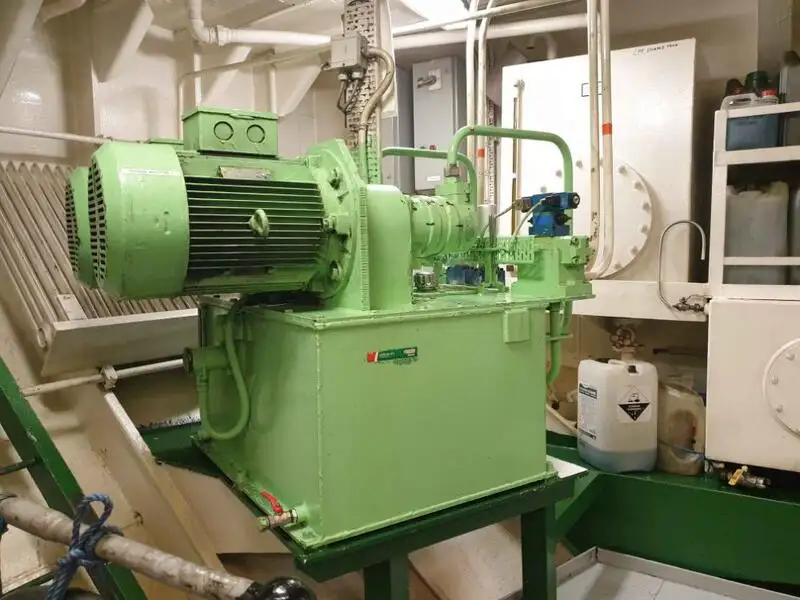 Łódź holownicza na sprzedaż