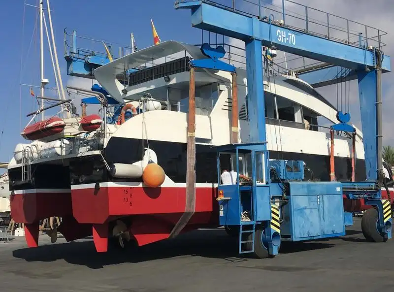 Statek motorowy na sprzedaż