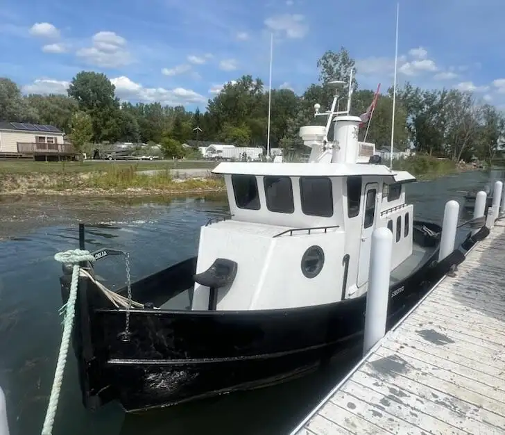 Łódź holownicza na sprzedaż