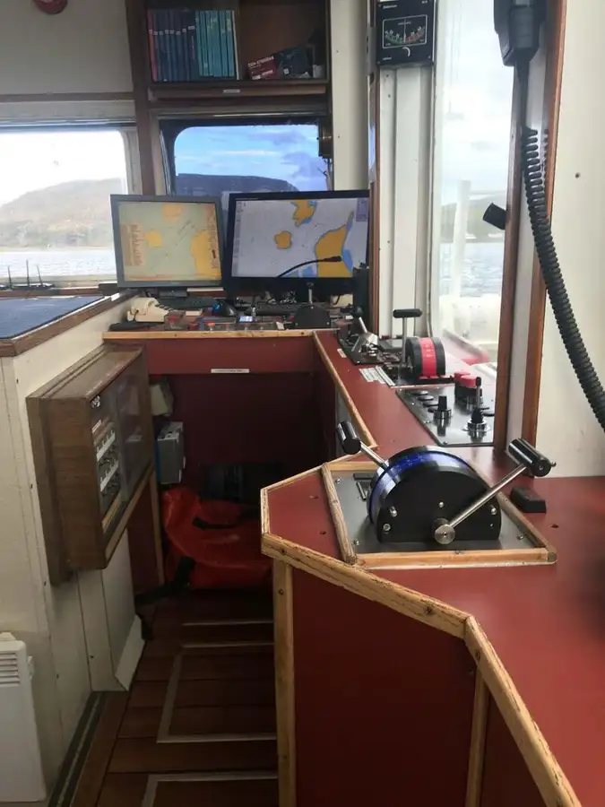 Łódź holownicza na sprzedaż