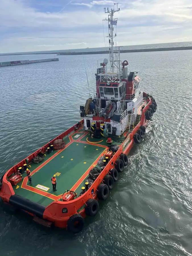 Łódź holownicza na sprzedaż