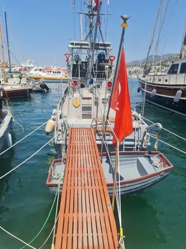 Łódź strażacka na sprzedaż