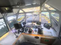 Łódź pilotująca na sprzedaż