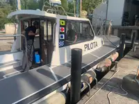 Łódź pilotująca na sprzedaż